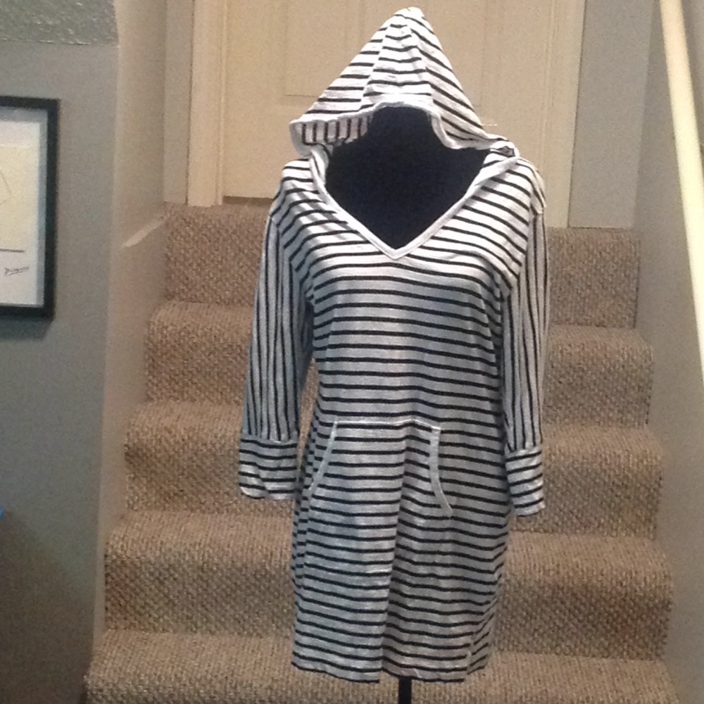 Banana Republic Stripe Shirt w/ hood and pockets